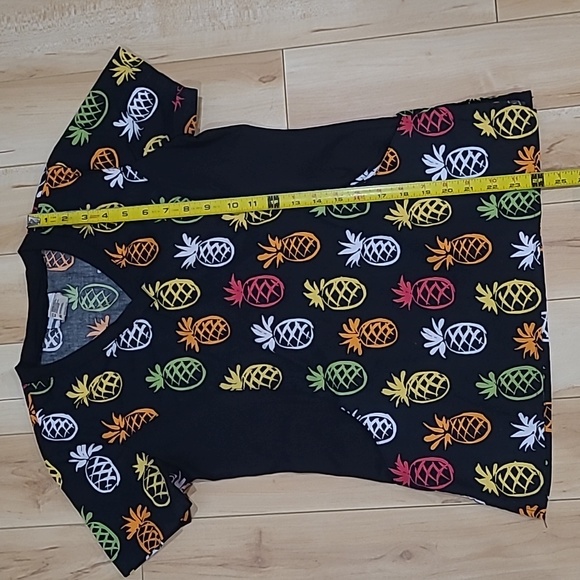 White Cross women's XS scrub top - Picture 3 of 4